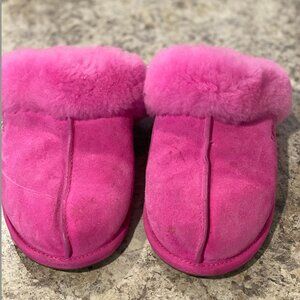 UGG